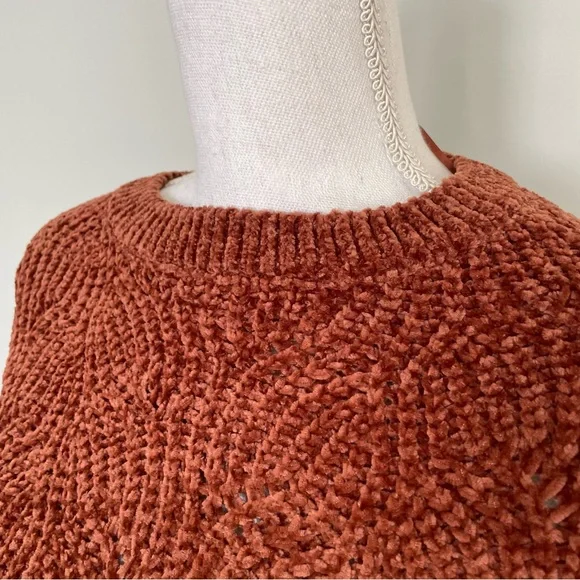 Slightly Cropped Pink Rose Sweater | Size: Small - Picture 3 of 9